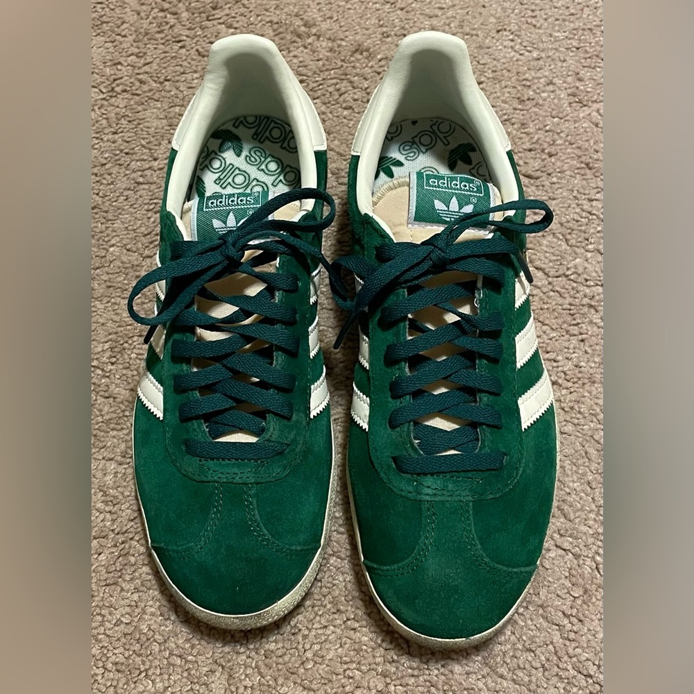ADIDAS Iconic Gazelle size 5 (Men) / 7 (women)